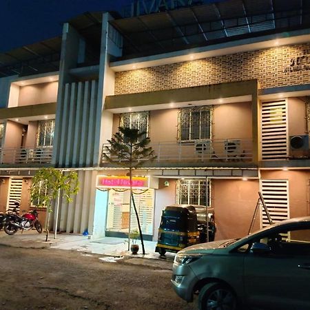Hotel Nivara 나비뭄바이 외부 사진